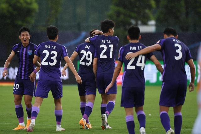 止步女王杯首轮！郑钦文0-2出局 即时世排跌至第158位